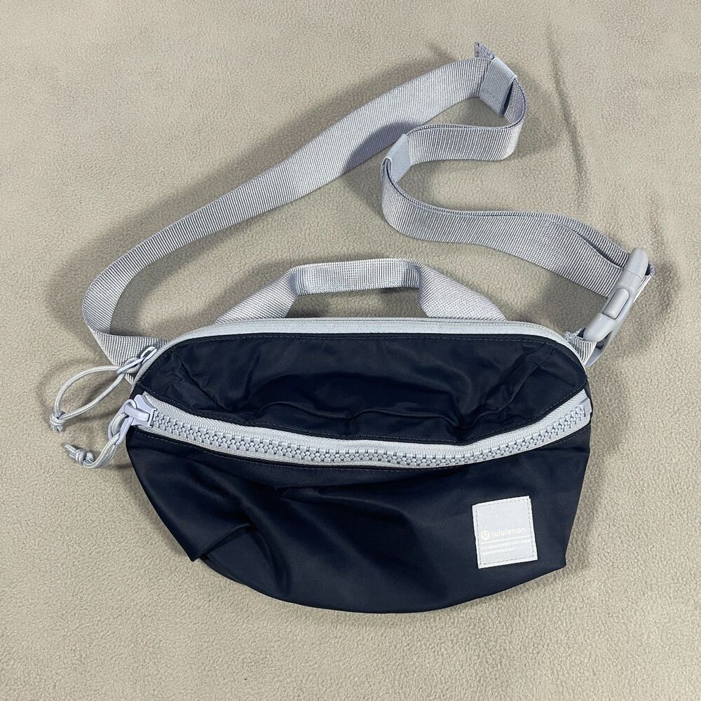 Lululemon All Day Essentials Belt Bag Navy Blue 2.5L Waist Fanny Bum Pack